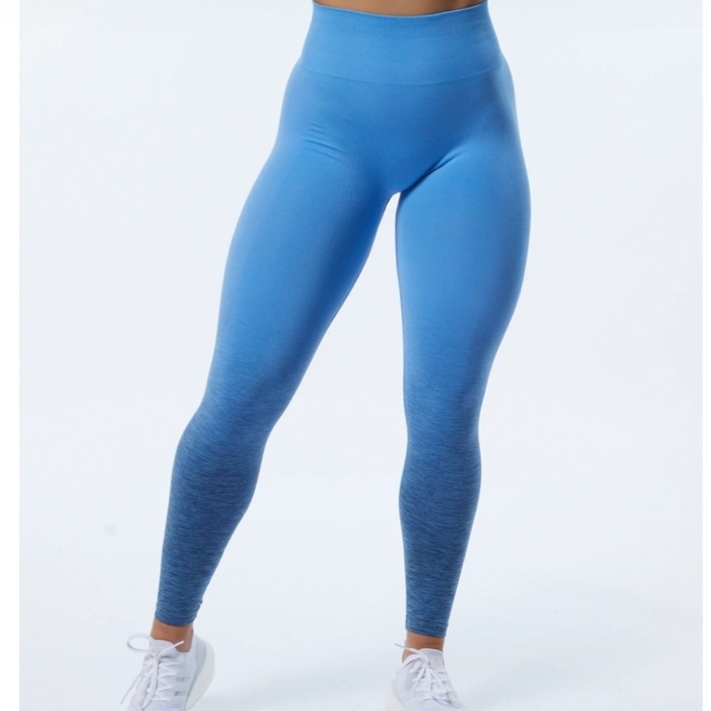 Alphalete ombré amplify leggings in blue moon